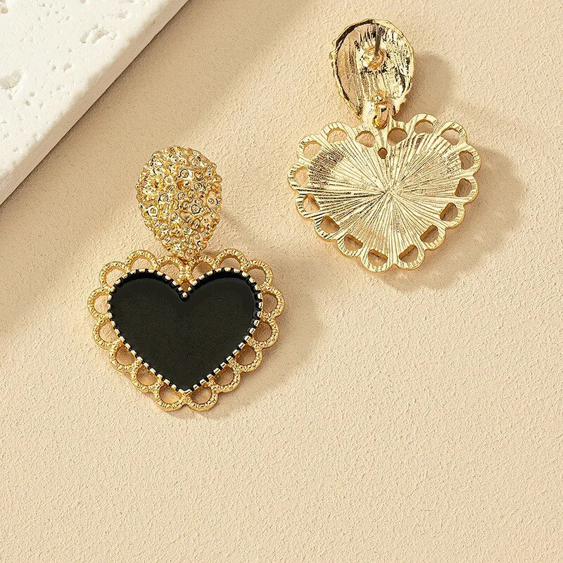 Black Epoxy Metal Heart Post Earrings For Women Enamel Vintage Jewelry Classic Textured Style Timeless Party Accessories